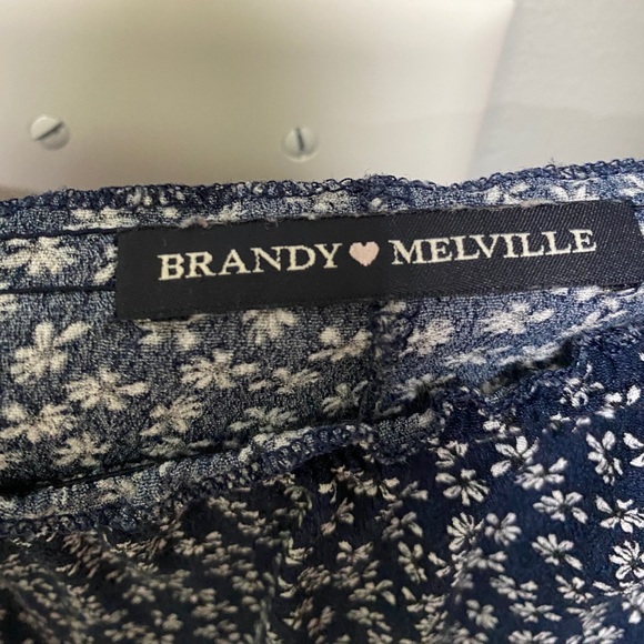 A off the shoulder Brandy Melville top! - Picture 4 of 4